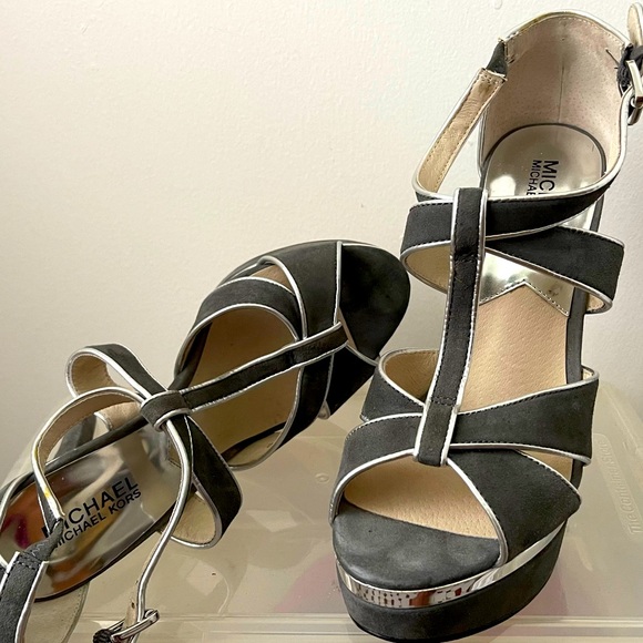 MK Platform Sandal - 8M - Picture 1 of 2